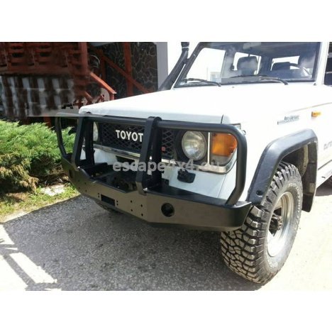 Bara-fata-cu-placa-troliu-si-bull-bar-OFF-ROAD-Toyota-Land-Cruiser-70-1985-1996__.jpg